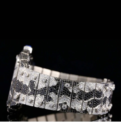Luxury Aesthetic Snake Skin Pattern Iced Out Moissanite Watch