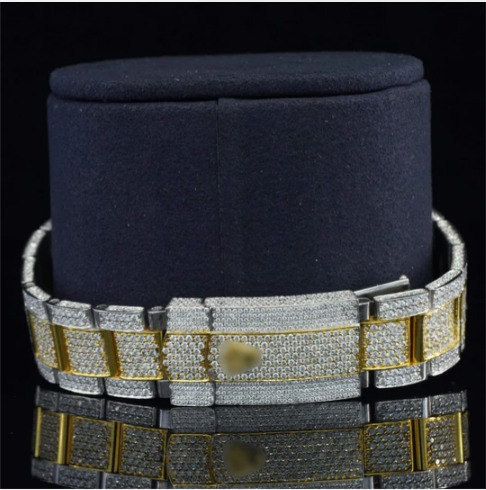 Pretty Iced Out Automatic Superior Moissanite Diamond Watch