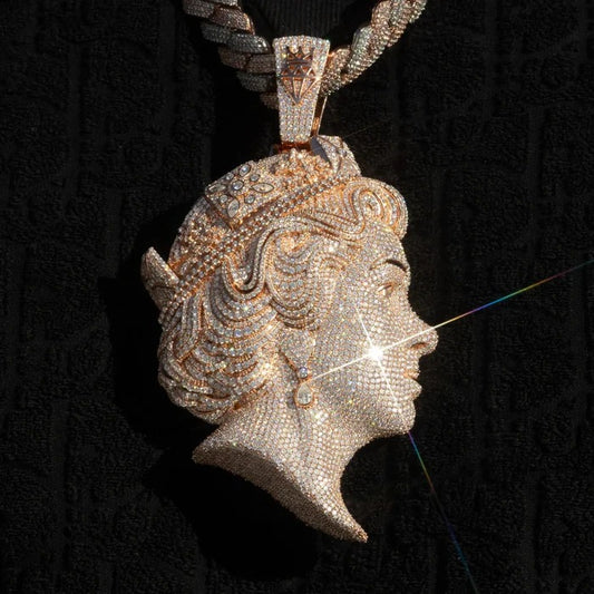 CLASSY JEWELS Queen Elizabeth Pendant (Inspired by Central Cee) - Rose Gold