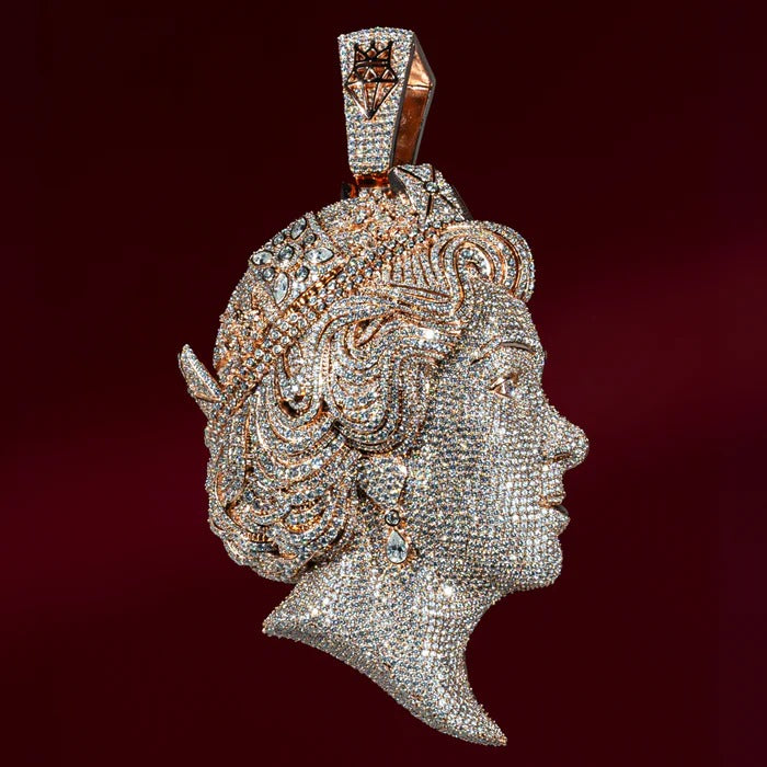 CLASSY JEWELS Queen Elizabeth Pendant (Inspired by Central Cee) - Rose Gold