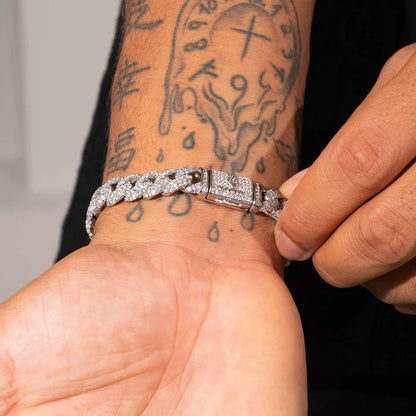 CLASSY JEWELS 8mm Moissanite Cuban Link Bracelet - 925 Silver -  D Colour - VVS1